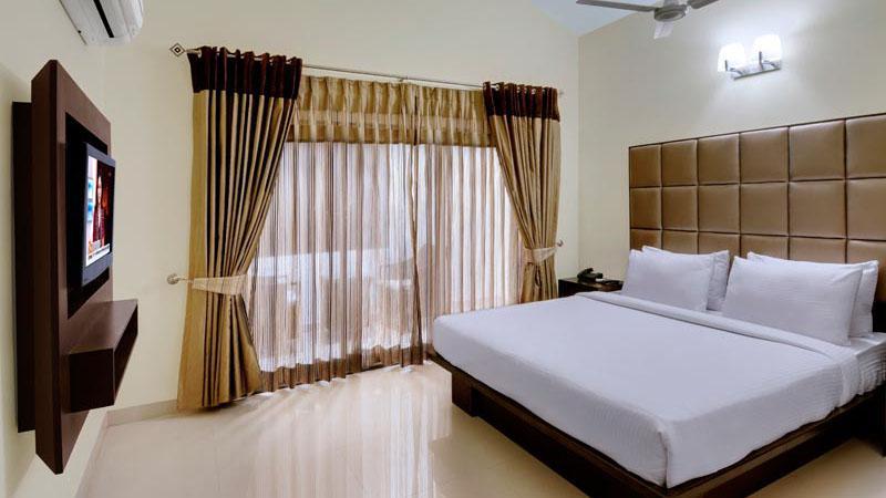 קלנגוטה Palm Resort מראה חיצוני תמונה