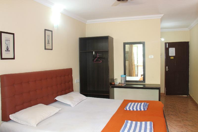 קלנגוטה Palm Resort מראה חיצוני תמונה