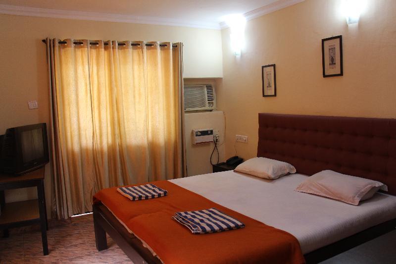 קלנגוטה Palm Resort מראה חיצוני תמונה